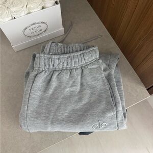 ALO Yoga Accolade Sweatpant Athletic Heather Grey